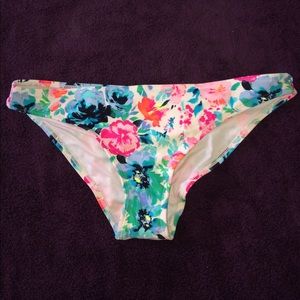 BIKINI BOTTOMS!