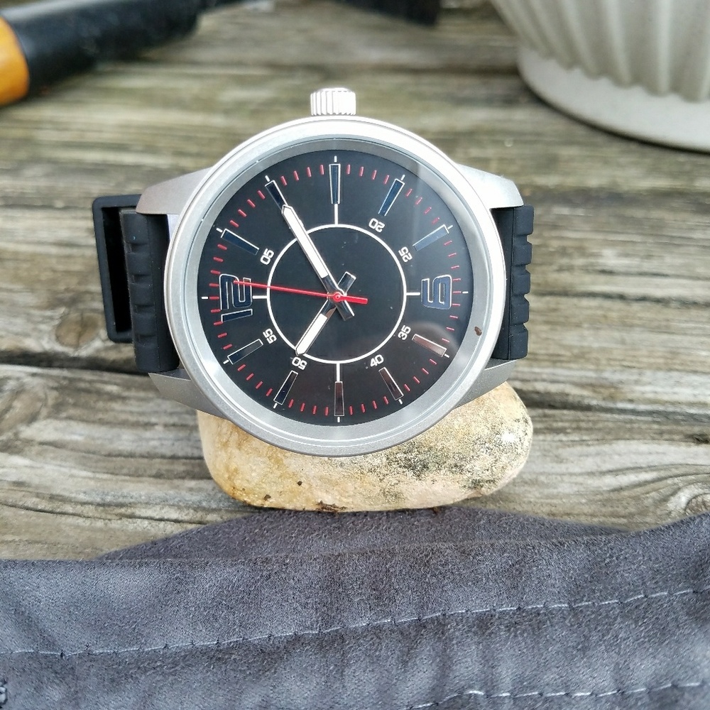 SILPADA LARGE FACE WATCH - Picture 2 of 4