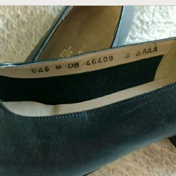 🌺 🌺SALVATORE FERRAGAMO🌺LOW HEEL🌺🌺 - Picture 2 of 3