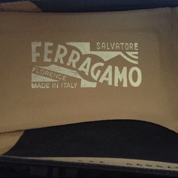 🌺 🌺SALVATORE FERRAGAMO🌺LOW HEEL🌺🌺 - Picture 3 of 3