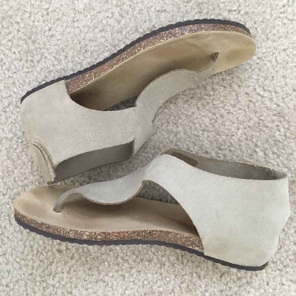 Arya Suede Leather Thong Sandals - Picture 3 of 6