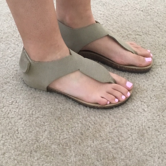 Arya Suede Leather Thong Sandals - Picture 5 of 6