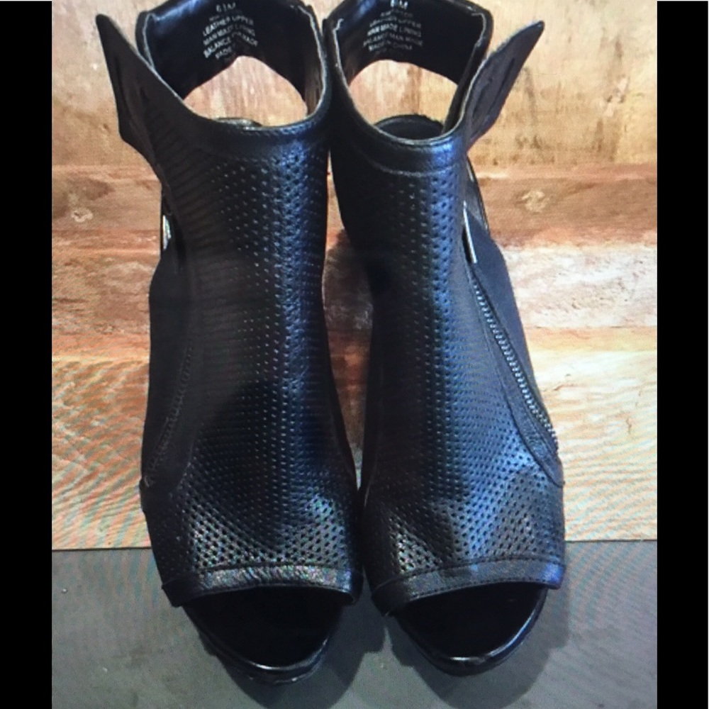 Nine West Peekaboo Booties in Black Leather💋