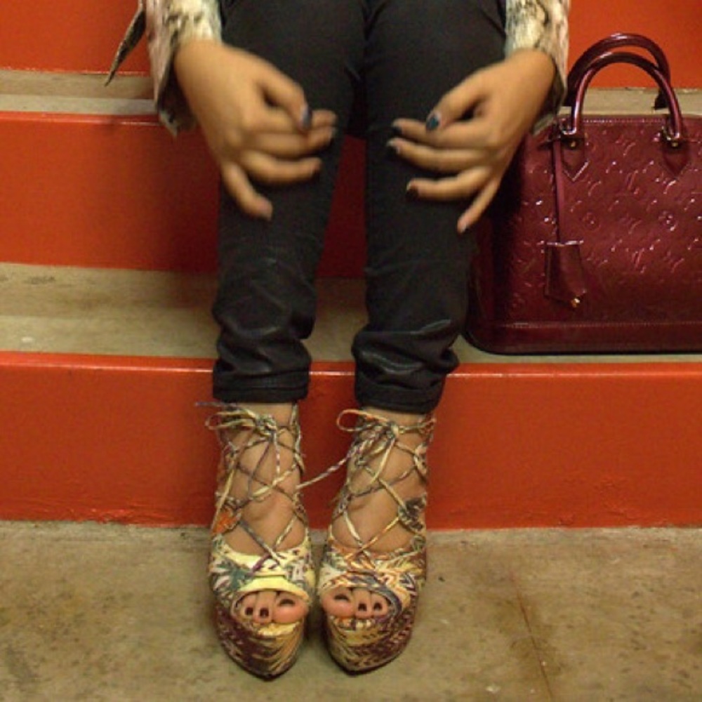 BNIB SHOEMINT ERICA LACE UP TRIBAL WEDGES 7 - Picture 4 of 8