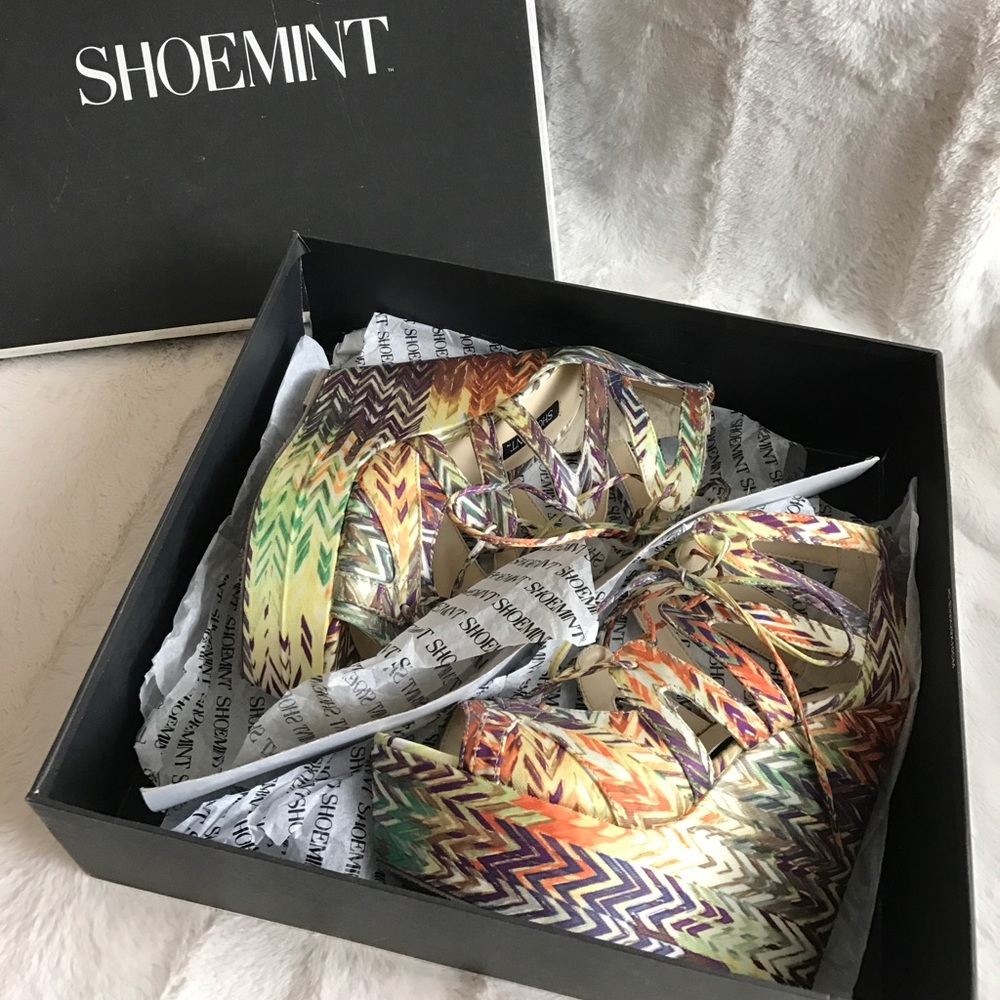 BNIB SHOEMINT ERICA LACE UP TRIBAL WEDGES 7 - Picture 5 of 8