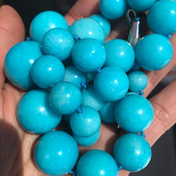 Blue Quartz Gemstone Bead Necklace - Picture 4 of 8