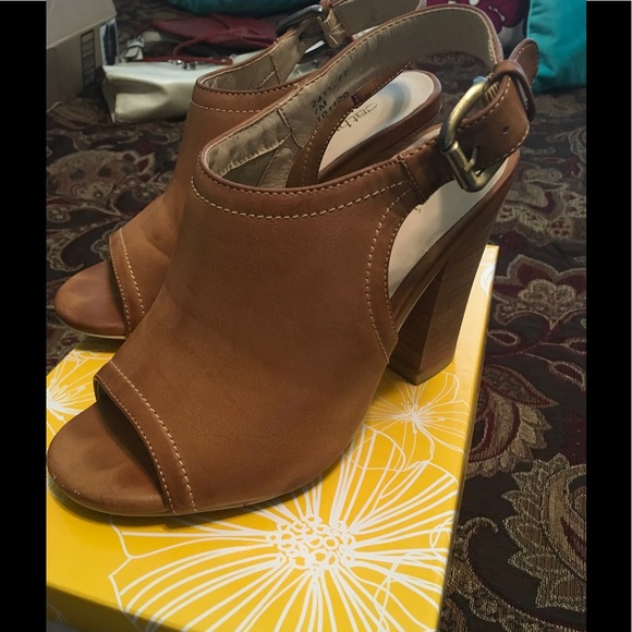 👡Cathy Jean Leather booties🌼 - Picture 2 of 4