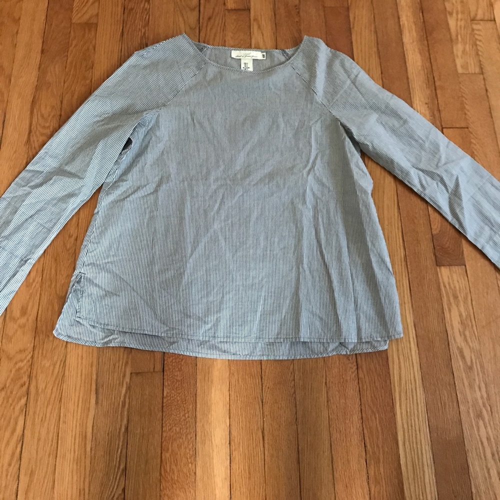 💥NWOT- H&M blouse