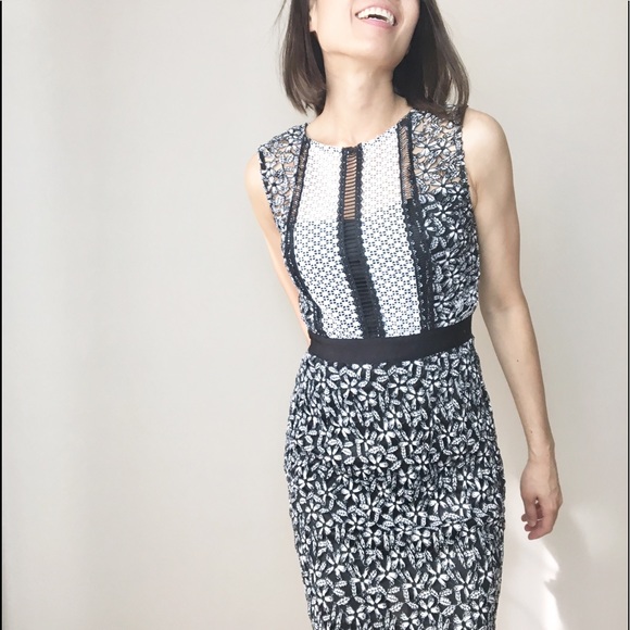 2d floral mini dress. Lined - Picture 4 of 5