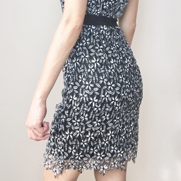 2d floral mini dress. Lined - Picture 5 of 5
