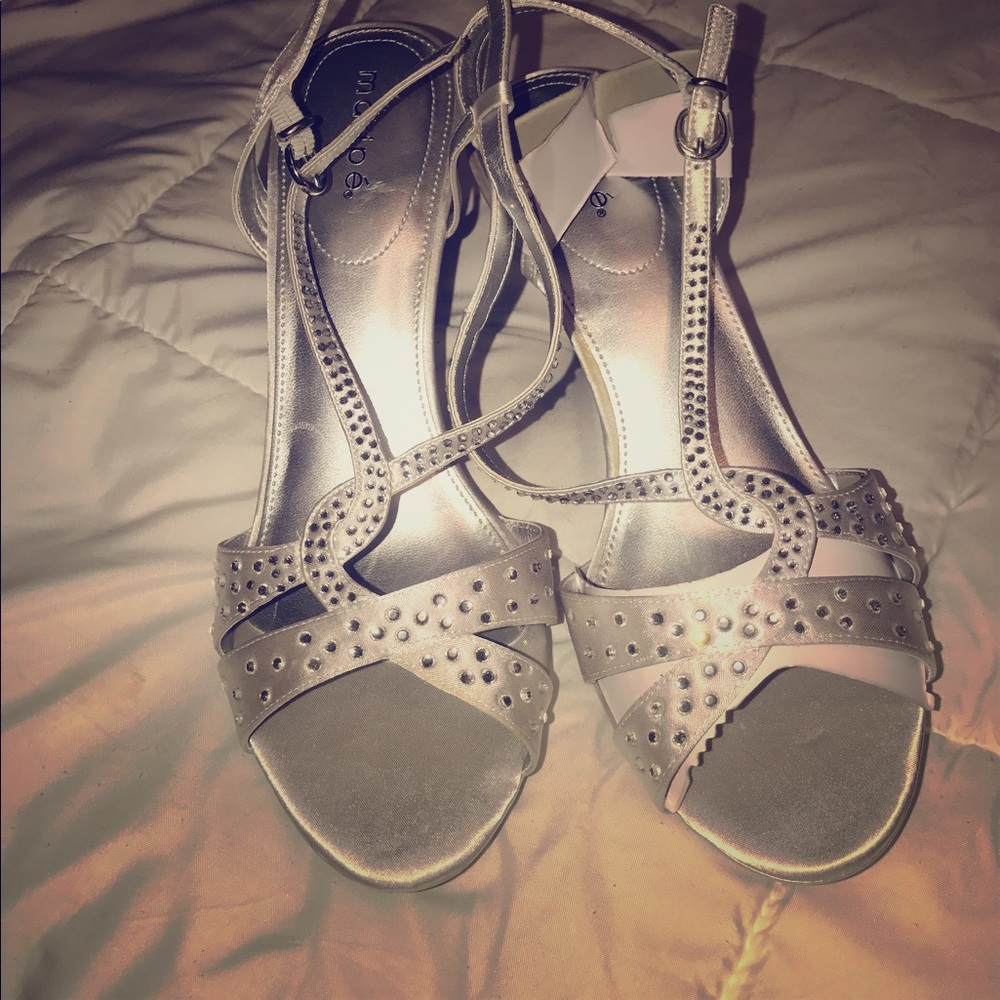 Formal shoes