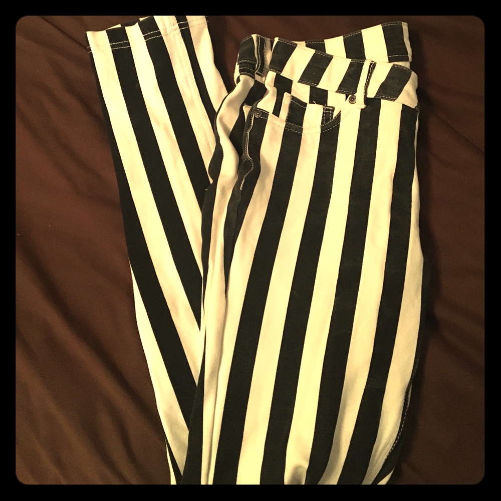 Black and white stripe pants
