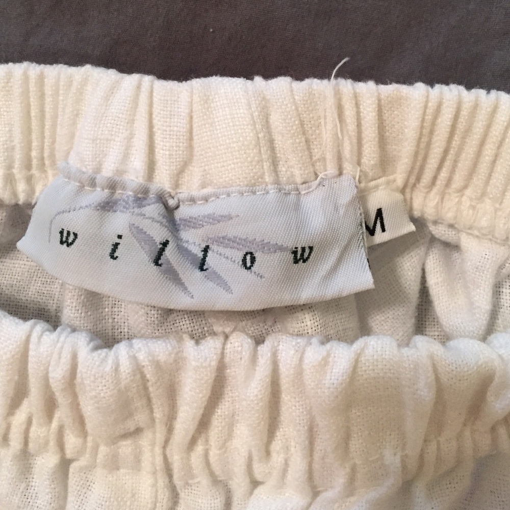 White linen pnt. both pockets have been stitched