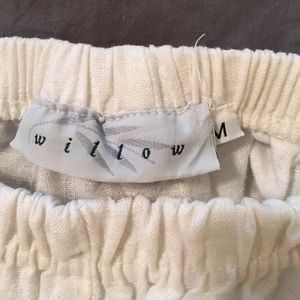 White linen pnt. both pockets have been stitched