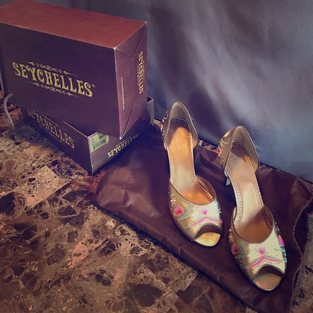 Gold embroidered heels