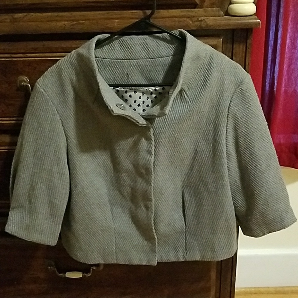 Crop Snap-Up Blazer