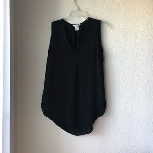 Long, sleeveless black top