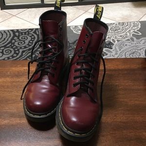DR MARTENS