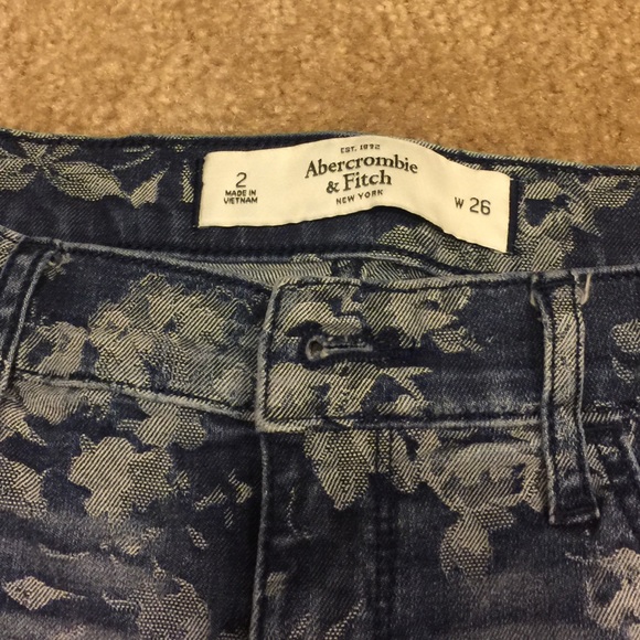 Jean shorts - Picture 2 of 3