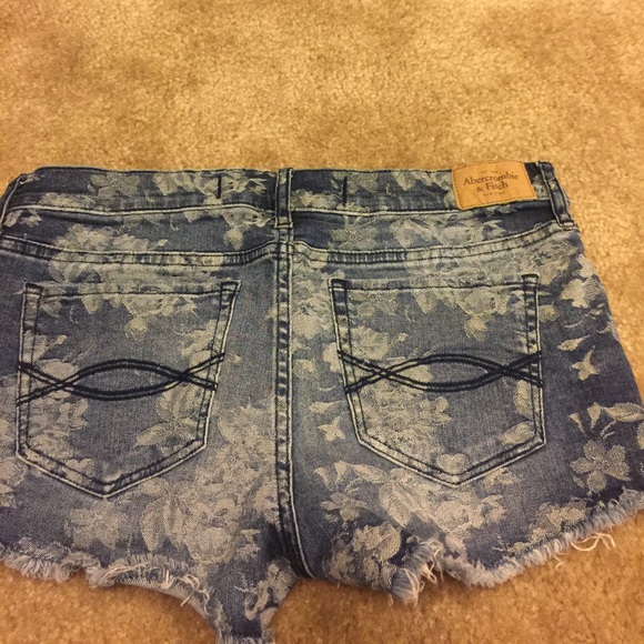 Jean shorts - Picture 3 of 3
