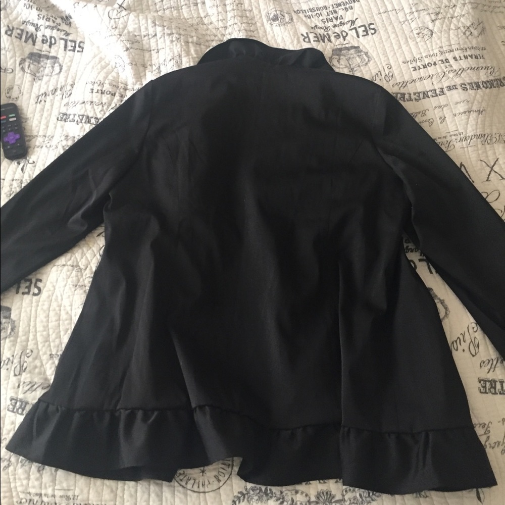 Lined light spring ruffle jacket