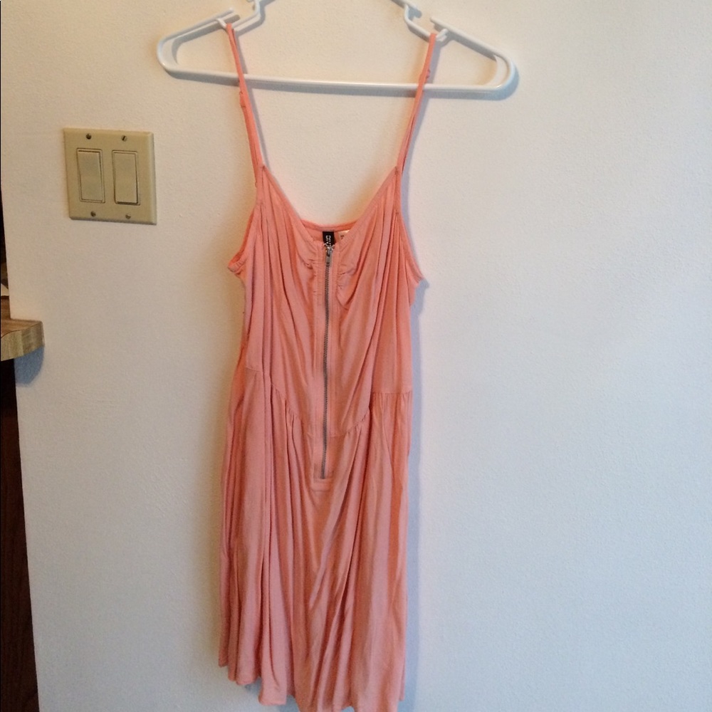 ♻️♻️DONATED ♻️♻️ Salmon colored summer dress