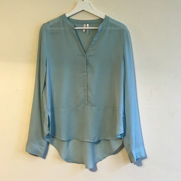 Flowy high low long sleeve blouse baby blue - Picture 1 of 2