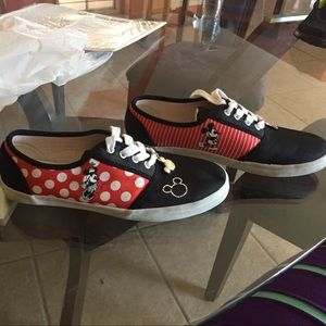RARE Minnie Mouse Tennis Shoes 8.5