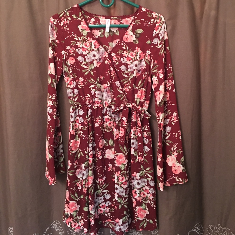 Women's floral dress size small