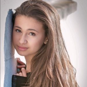 Meet your Posher, Julia