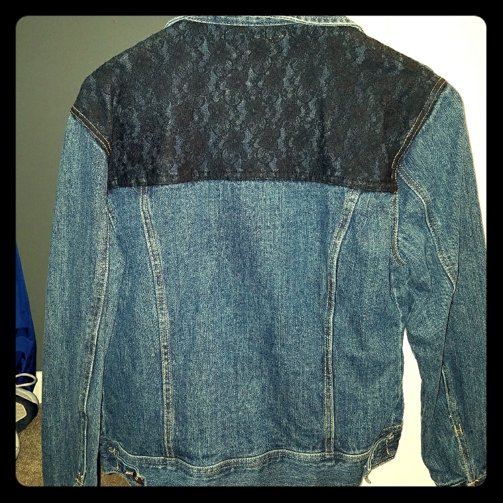 FOREVER 21 JEAN JACKET