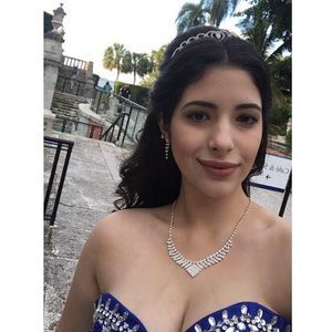 Meet your Posher, Riana