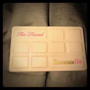 Too Faced white Chocolate Chip Palette
