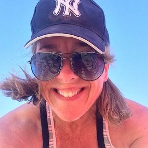 Meet your Posher, Laurie