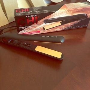 CHI Ceramic hairstyling iron