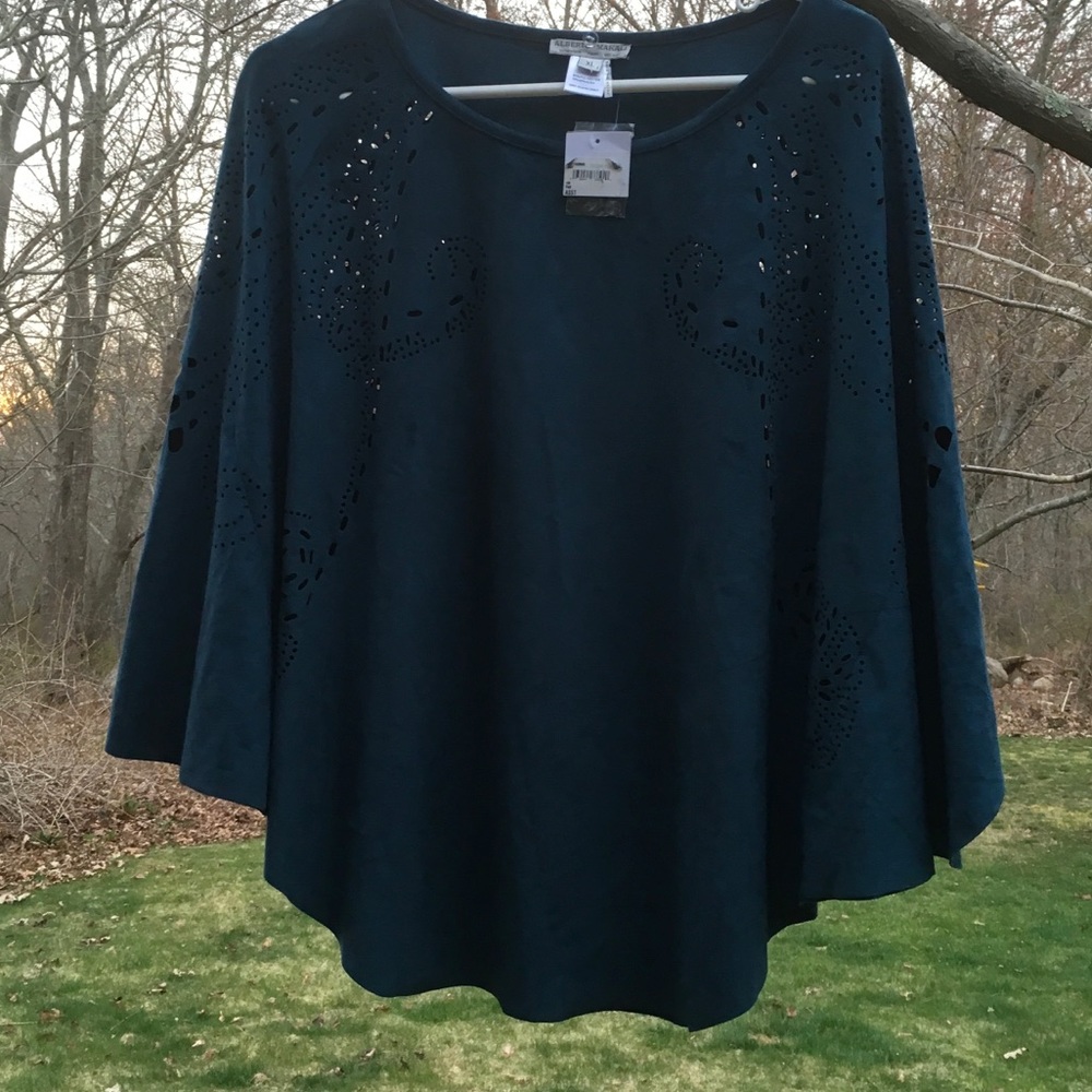 Gorgeous Alberto Makali Poncho style shirt