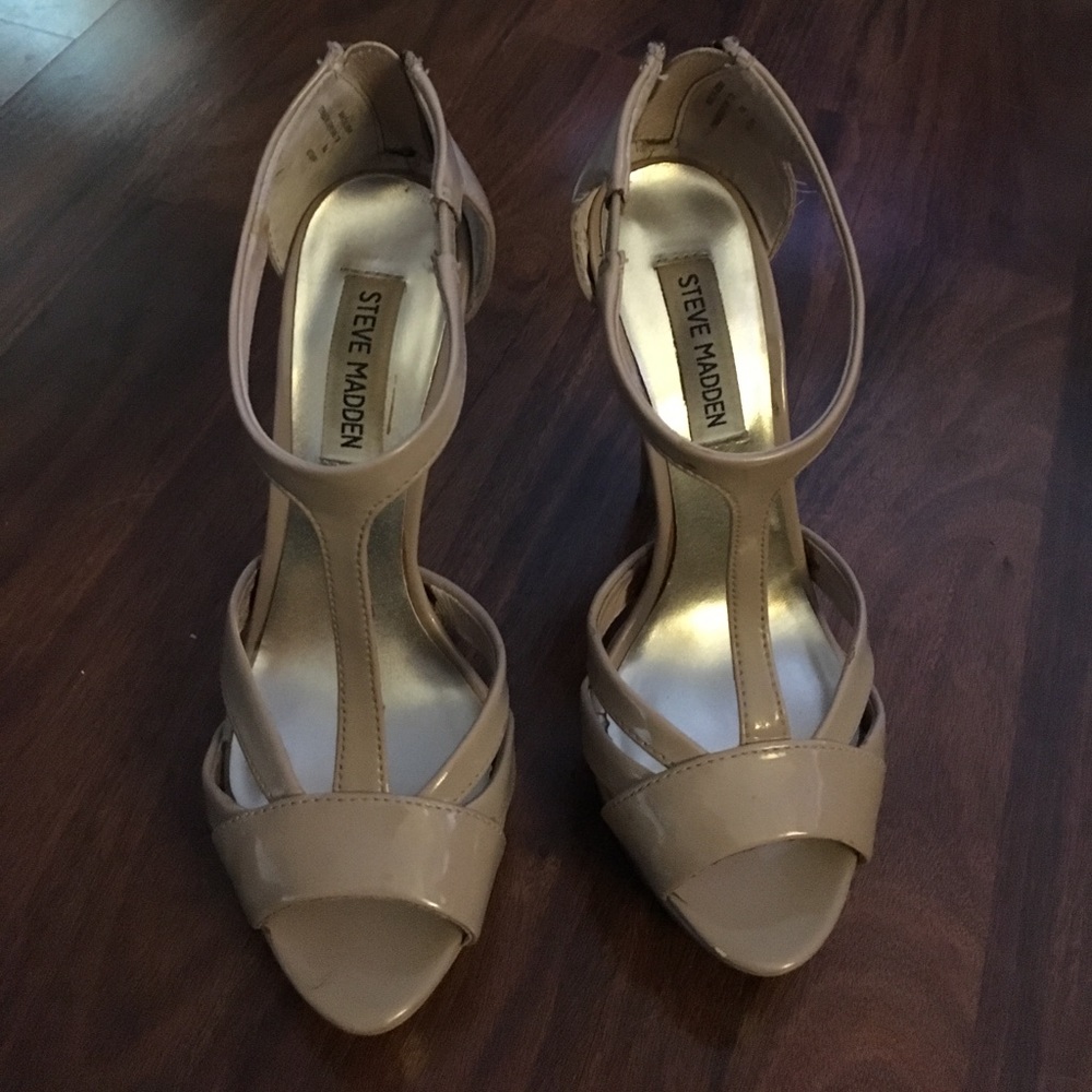 Steve Madden Nude T-Strap Sandal