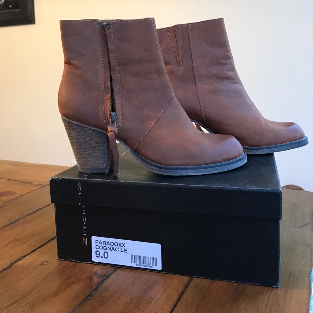 Steve Madden Cognac leather ankle boots