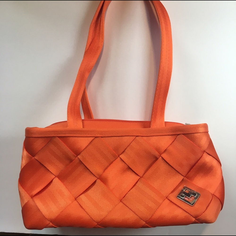 NWOT Maggiebags seatbelt purse