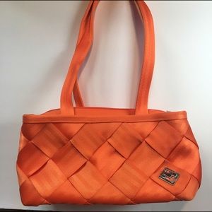 NWOT Maggiebags seatbelt purse