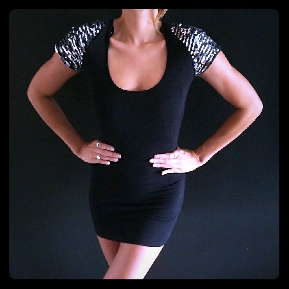 Fitted Sequined Cocktail Dress w/ Padded Shoulders