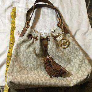 MK Camden Brown GL Vanilla Signature Satchel HB