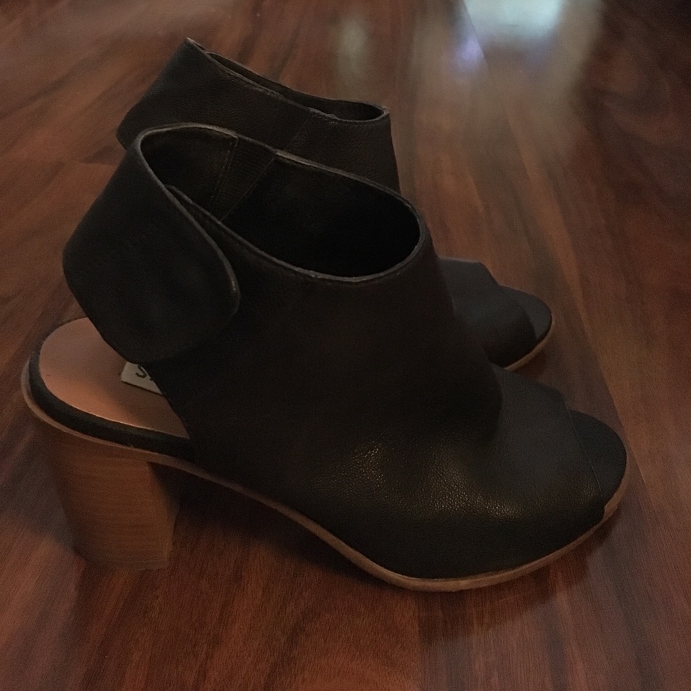 Steve Madden Leather Peep Toe Booties