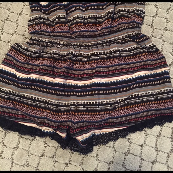 Romper - Picture 2 of 4