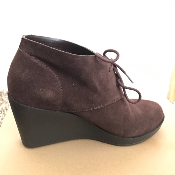 COLE HAAN BROWN ANKLE BOOTIES - Picture 3 of 4