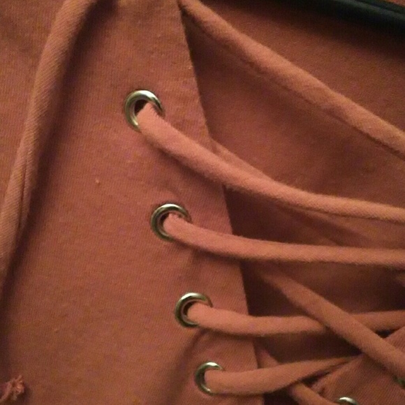 Small woman's shirt - Picture 3 of 4