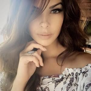 Meet your Posher, Leanna