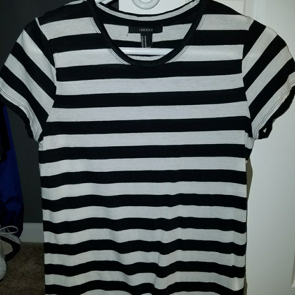 FOREVER 21 STRIPED TEE