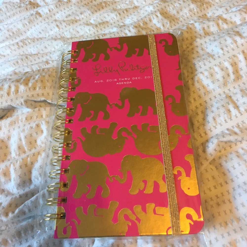 Lilly Pulitzer 17 month agenda/planner