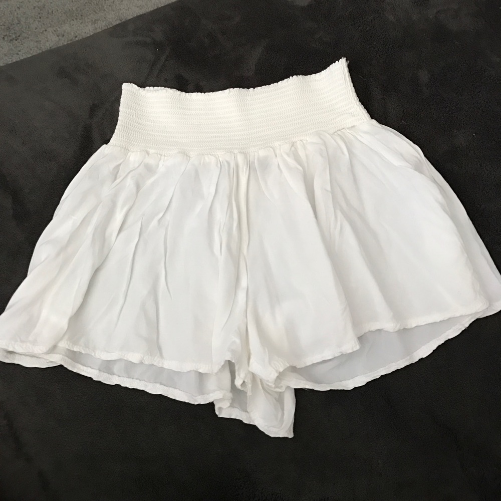 brandy melville flowy shorts